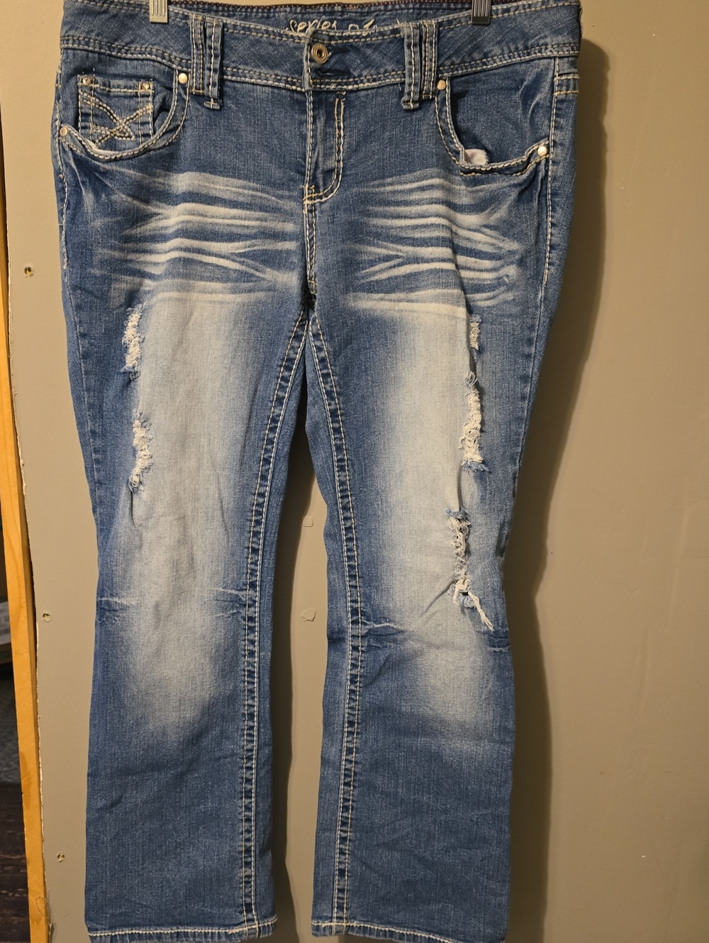 Amethyst Series 31 Women’s Boot Cut Distressed Jeans in Blue
